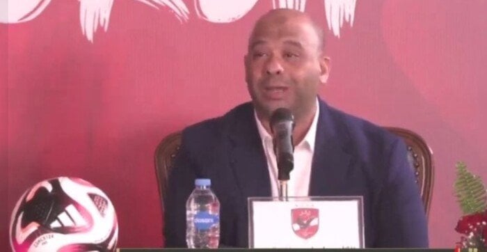 "الأهلي يلقح لاعبيه وجهازه الفني ضد فيروس A تعزيزًا لسلامة الفريق"