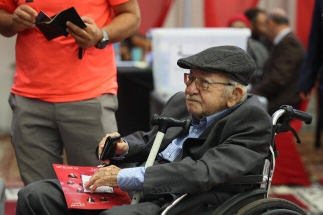 المستشار محمود فهمي يُدلي بصوته في انتخابات الأهلي ويشارك في الفعالية - فيديو