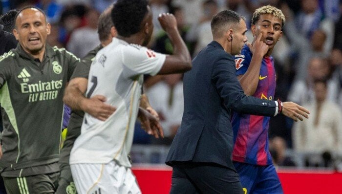 شجار لاعبي ريال مدريد وبرشلونة في الكلاسيكو: شاهد الفيديو المثير