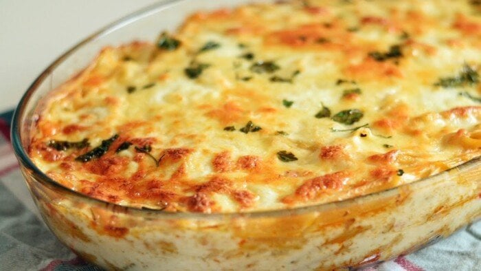 طريقة سريعة لتحضير مكرونة بالبشاميل في المنزل بخطوات سهلة