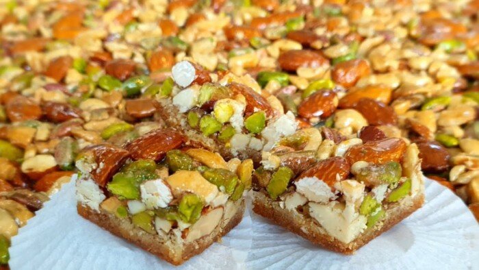 طريقة عمل كنافة بالمكسرات الشهية في المنزل خطوة بخطوة