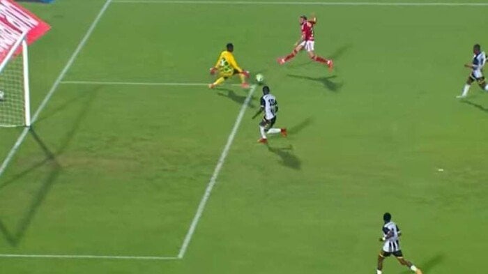 عمر كمال يسجل هدف الأهلي الأول ضد إيجل نوار في دوري أبطال إفريقيا - فيديو