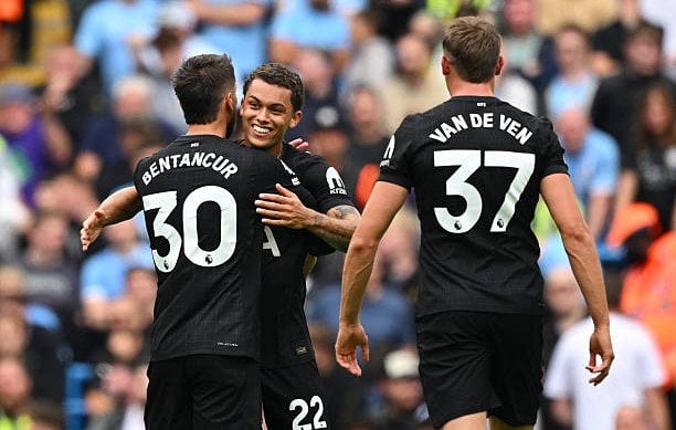 "كولو مواني يقود تشكيل توتنهام الأساسي في مواجهة إيفرتون بالدوري الإنجليزي"