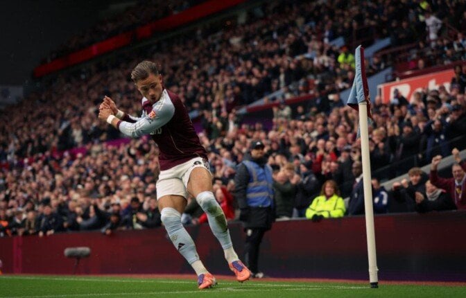 "ماتي كاش يقود أستون فيلا للتفوق على مانشستر سيتي في الشوط الأول - فيديو"